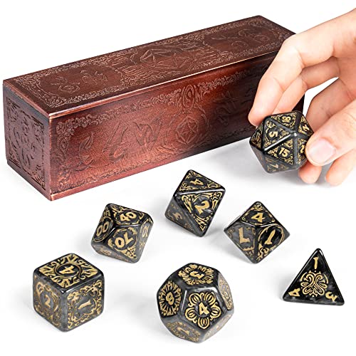 Wiz Dice Titan Dice – Polyedrisches großes Würfelset für Tisch-RPG-Abenteuerspiele mit einer hölzernen Würfelbox – DND-Jumbo-Würfel-Set, geeignet für Dungeons and Dragons Dungeon Master von Wiz Dice