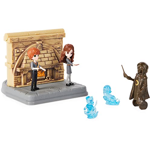 Wizarding World Harry Potter - Raum der Wünsche verwandelbares 2-in-1-Hogwarts-Spielset mit 2 Figuren und 3 Zubehörteilen, Spielzeug ab 5 Jahren, Fanartikel Wizarding World Harry Potter - Raum der Wünsche verwandelbares 2-in-1-Hogwarts-Spielset mit 2 Figuren und 3 Zubehörteilen, Spielzeug ab 5 Jahren, Fanartikel von Wizarding World