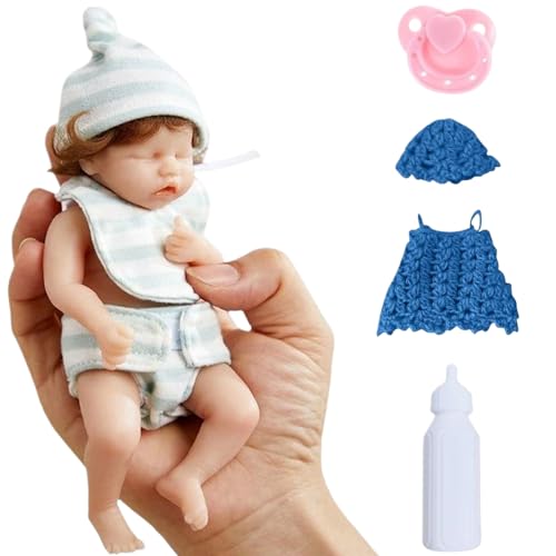 Wiedergeborenes Kleinkindpuppen Set 7x4,5x3.7 lockiges Haar Realistisches Babypuppenset mit Kleid, Hut, Flasche, Schnullerwaschable Weiche Vinyl Ganzkörper Neugeborene Babypuppen -Set für Kinder Girl von Womsclo