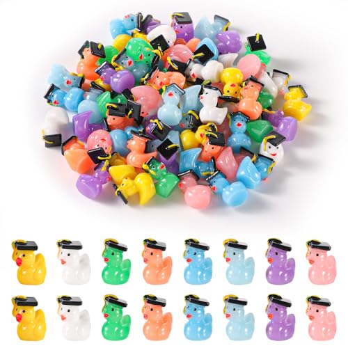 80St Mini Harz Enten mit Abschlusskappen, Mini Absolvententen Winzige Enten Mini Enten Figuren für Zuhause Schule Dekoration Partygeschenke für Absolventen (8 Farben) von XIHIRCD