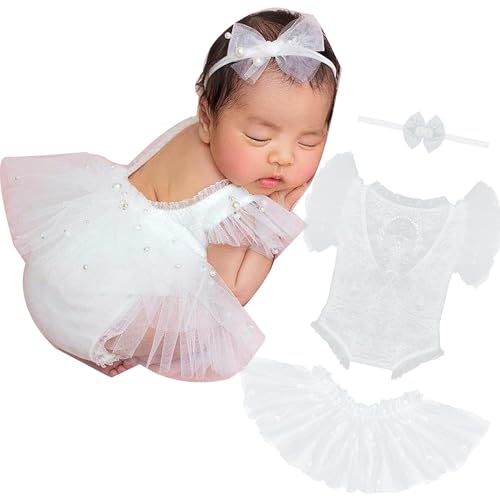 Xanewza 3PCS Weiß Perle Spitze Neugeborenes Fotografie Outfits Mädchen Neugeborenes Fotografie Requisiten Neugeborenes Mädchen Rompers Blume Stirnband Sets Xanewza 3PCS Weiß Perle Spitze Neugeborenes Fotografie Outfits Mädchen Neugeborenes Fotografie Requisiten Neugeborenes Mädchen Rompers Blume Stirnband Sets von Xanewza