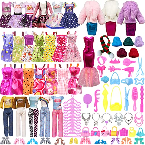 64pcs Puppenkleidungs und Zubehörset, 1 Langes Kleid, 2 Winterkleider, 10 Hosenträgerröcke, 1 Mantel, 2 Oberteile Hosen, 10 Schuhe, 10 Kleiderbügel, 28 Puppenzubehörteile für 11,5 Zoll Puppen von Xerteam