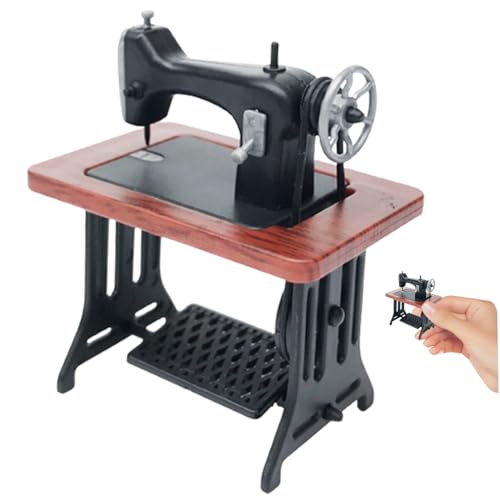 Xoeryoy Miniaturnähmaschine 1:24 Spielzeugnähmaschine realistische Vintage Dollhouse Möbel Tabletop Raumdekor für Kinder Kleinkind Rot Xoeryoy Miniaturnähmaschine 1:24 Spielzeugnähmaschine realistische Vintage Dollhouse Möbel Tabletop Raumdekor für Kinder Kleinkind Rot von Xoeryoy