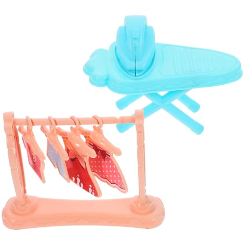 Yardwe Miniatur Puppenhaus Bügeleisen mit Kleiderständer und Bügeltisch Kompakt und Tragbar aus Sicheren Materialien Kreatives Zubehör für Puppenhaus Fördert Fantasie und Handwerkliche Yardwe Miniatur Puppenhaus Bügeleisen mit Kleiderständer und Bügeltisch Kompakt und Tragbar aus Sicheren Materialien Kreatives Zubehör für Puppenhaus Fördert Fantasie und Handwerkliche von Yardwe
