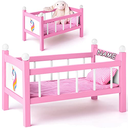 alles-meine.de GmbH großes Holz - Puppenbett - 50 cm groß - mit Bettzeug - aus Naturholz - inkl. Name - für Puppen groß - Bett - Matratze Decke & Kopfkissen - Kinderbett Baby - P.. von alles-meine.de GmbH