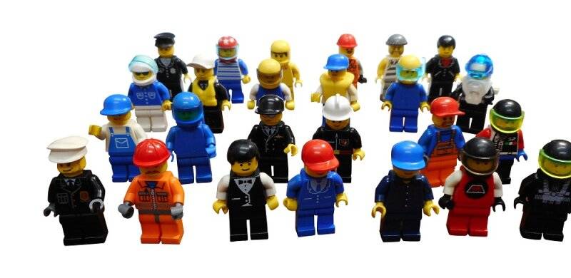 25 LEGO® Figuren aus vielen bereichen City, Piraten, usw