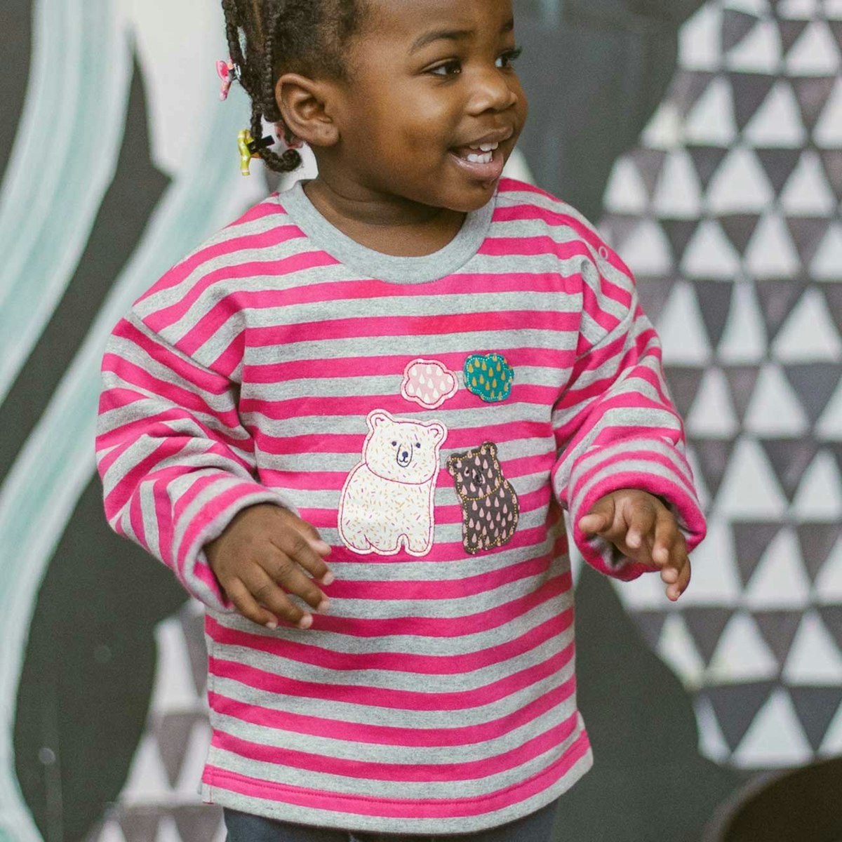 Baby Sweater mit Eisbär-Aufnäher pink 50/56 Baby Sweater mit Eisbär-Aufnäher pink 50/56