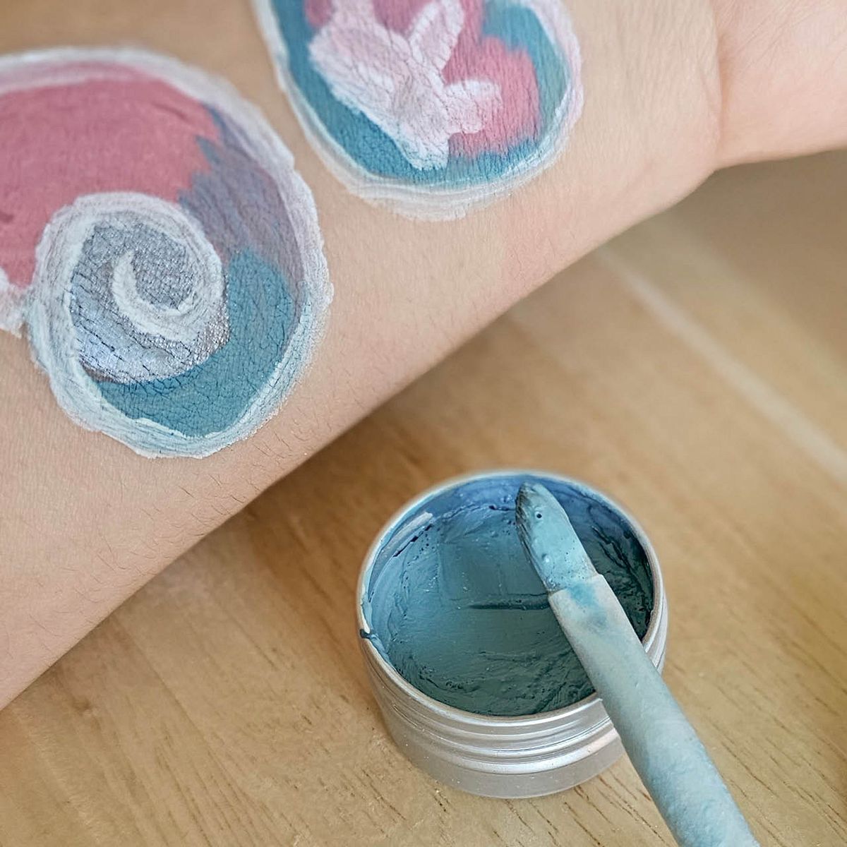 Bio Kinderschminke Blau im Einzeltiegel, 6 g Bio Kinderschminke Blau im Einzeltiegel, 6 g
