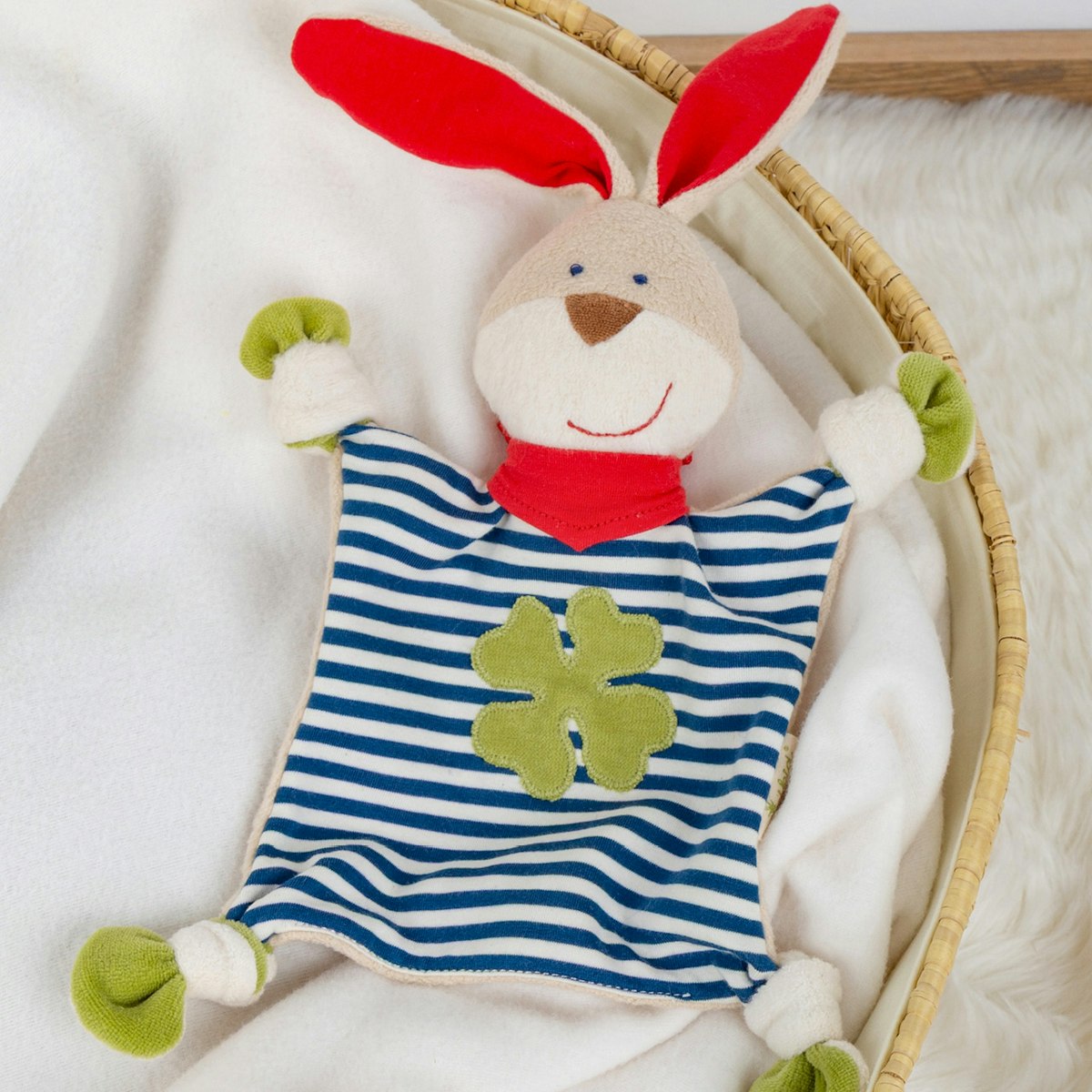 Bio Schmusetuch Hase mit Glückskleeblatt Bio Schmusetuch Hase mit Glückskleeblatt