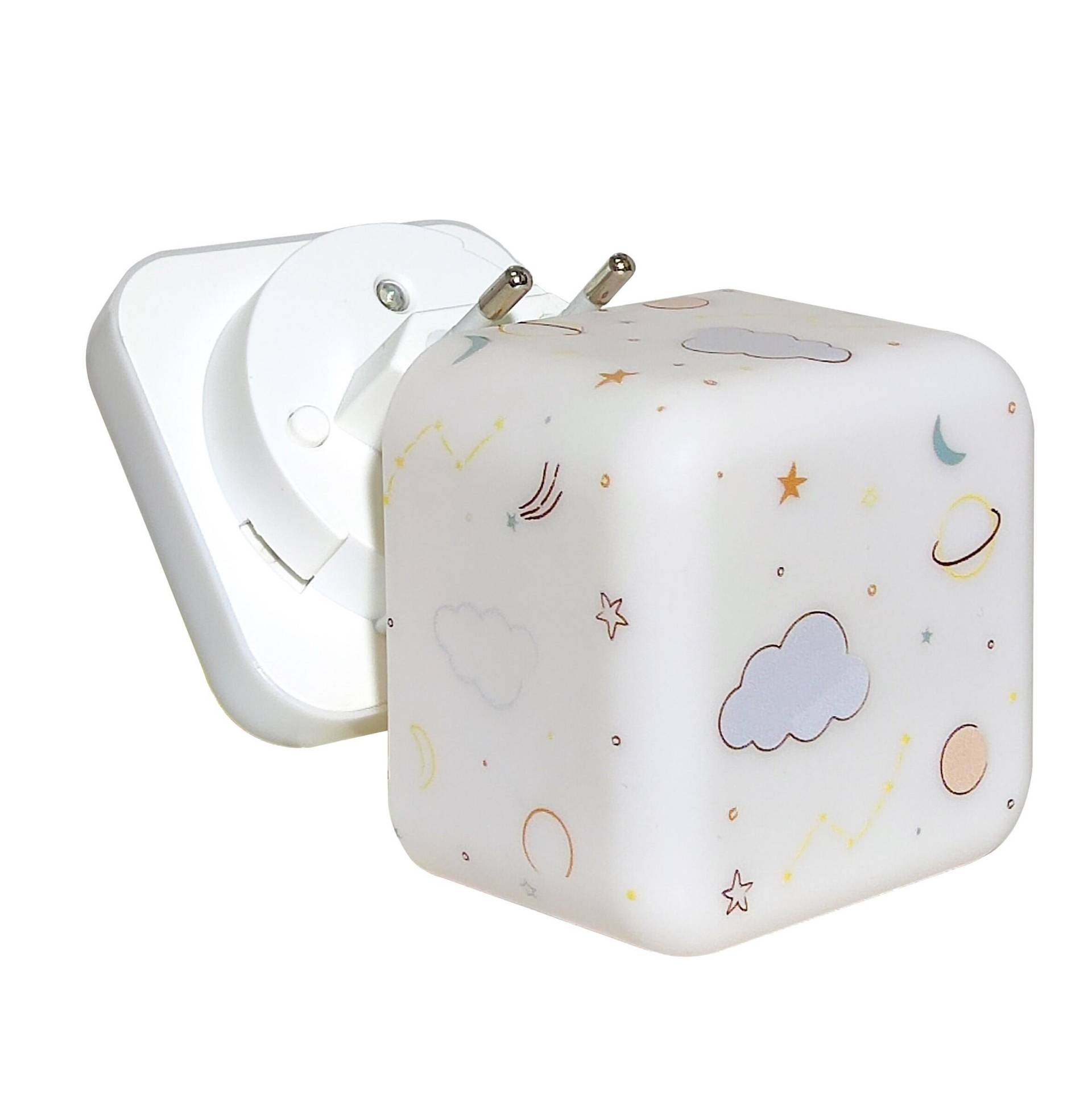 CLOUB B - Nachtlicht / Wolken & Weltall / Cube-B CLOUB B - Nachtlicht / Wolken & Weltall / Cube-B