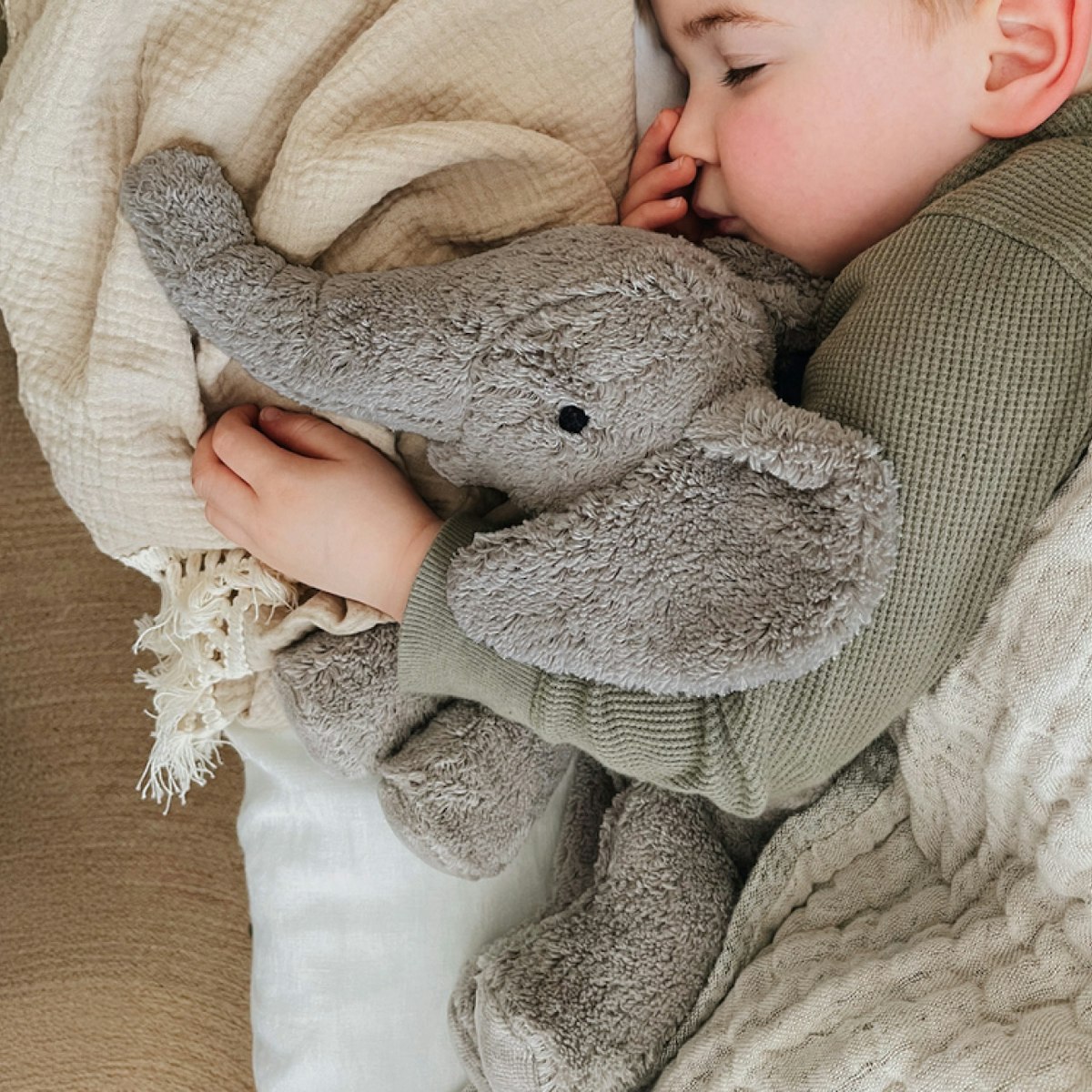 Elefant klein Traubenkernfüllung Wärmekissen grau Elefant klein Traubenkernfüllung Wärmekissen grau