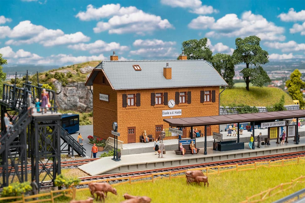 Faller Aktions-Set Bahnhof Eisele an der Halde H0 Station 1:87 Modelleisenbahn Faller Aktions-Set Bahnhof Eisele an der Halde H0 Station 1:87 Modelleisenbahn