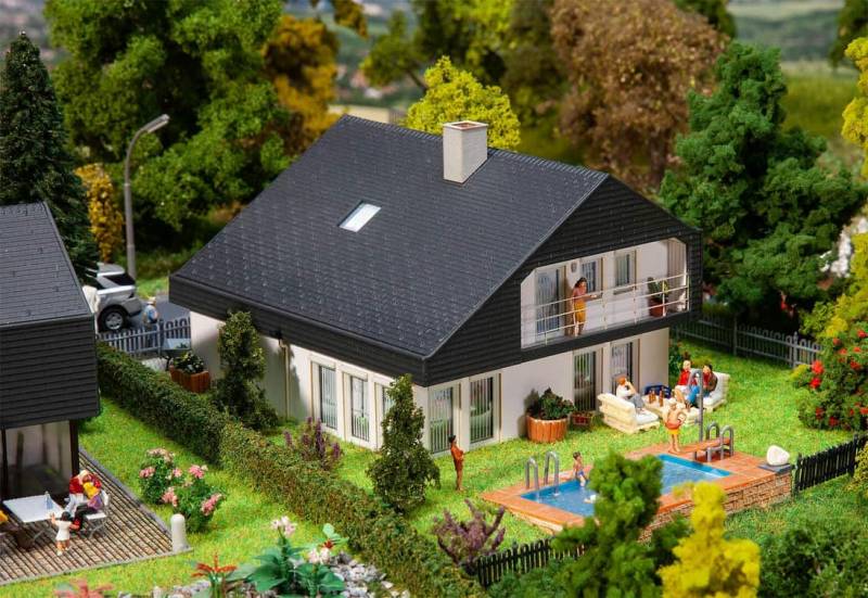 Faller Wohnhaus mit Plattendach H0  Dwelling house with sheets roof 1:87 130642