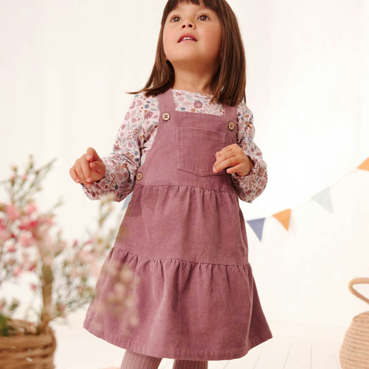 Festes Feincord Latzkleid rosa 104 Festes Feincord Latzkleid rosa 104