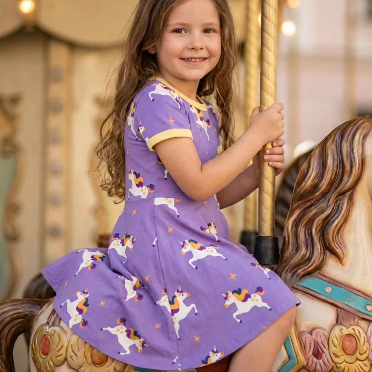 Flatterkleid kurzarm Einhörner lila 110/116 Flatterkleid kurzarm Einhörner lila 110/116