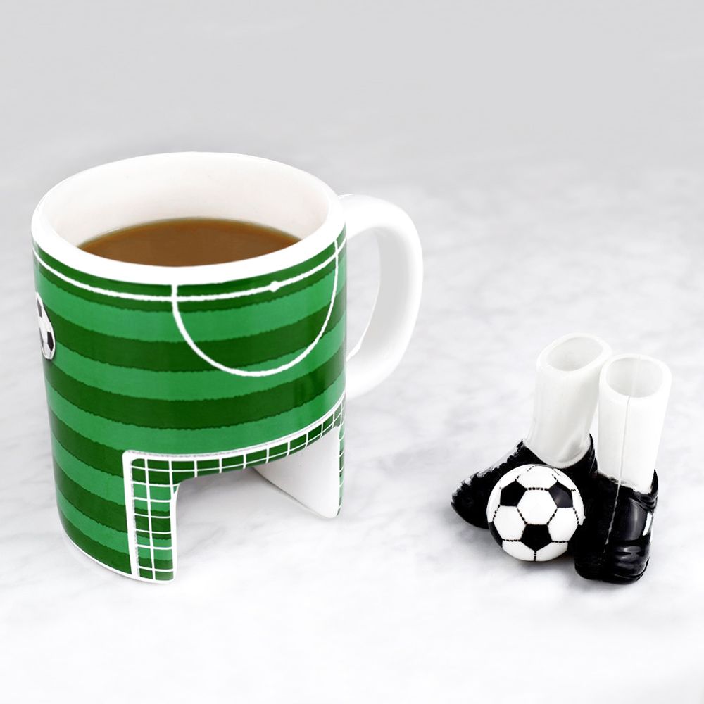 Fußball Tasse mit Fingerschuhen und Ball von Monsterzeug