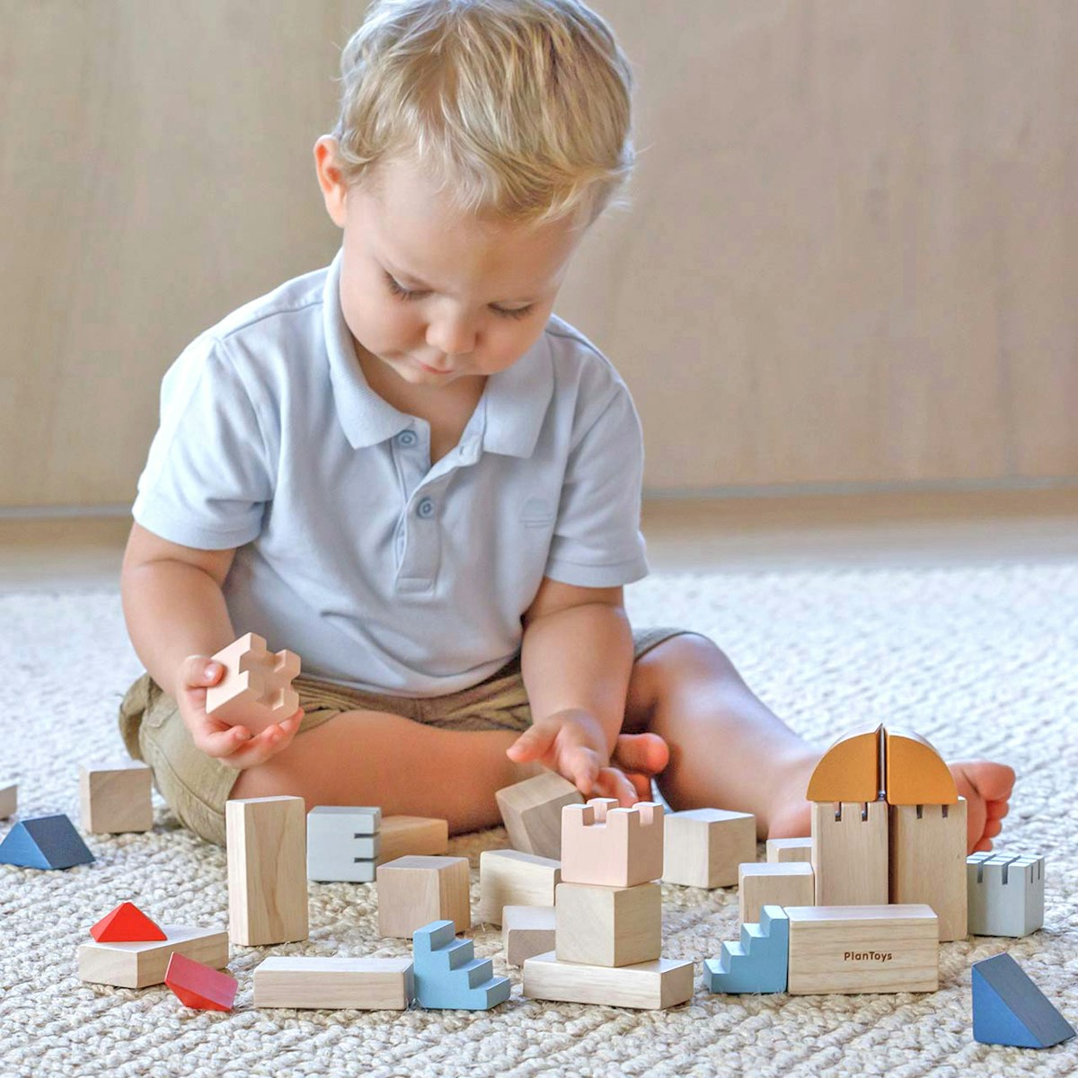 Holz Bauklötze zum Bauen einer Burg oder Stadt ab 18 Monaten Holz Bauklötze zum Bauen einer Burg oder Stadt ab 18 Monaten