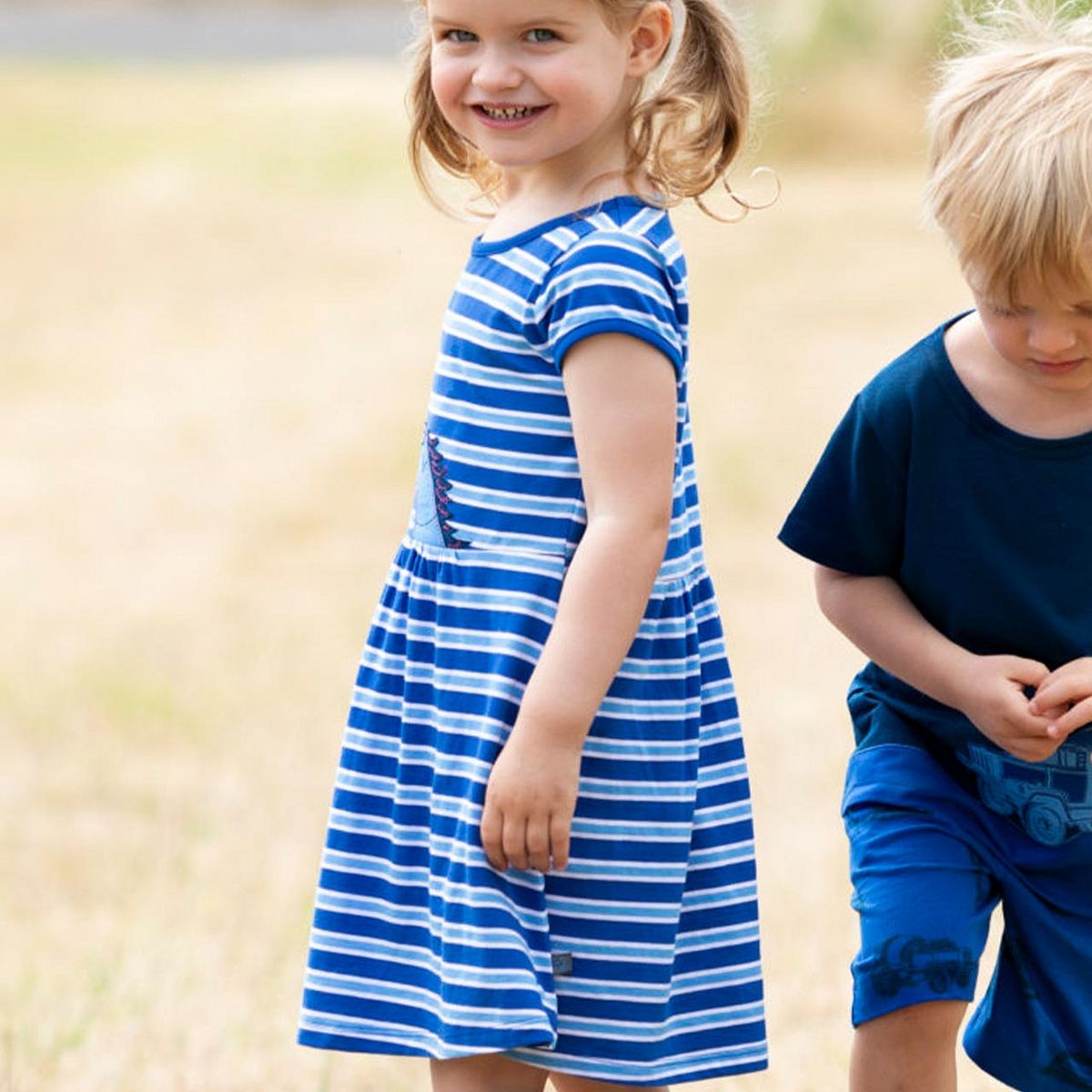 Jersey Kleid kurzarm Pferde blau 140 Jersey Kleid kurzarm Pferde blau 140