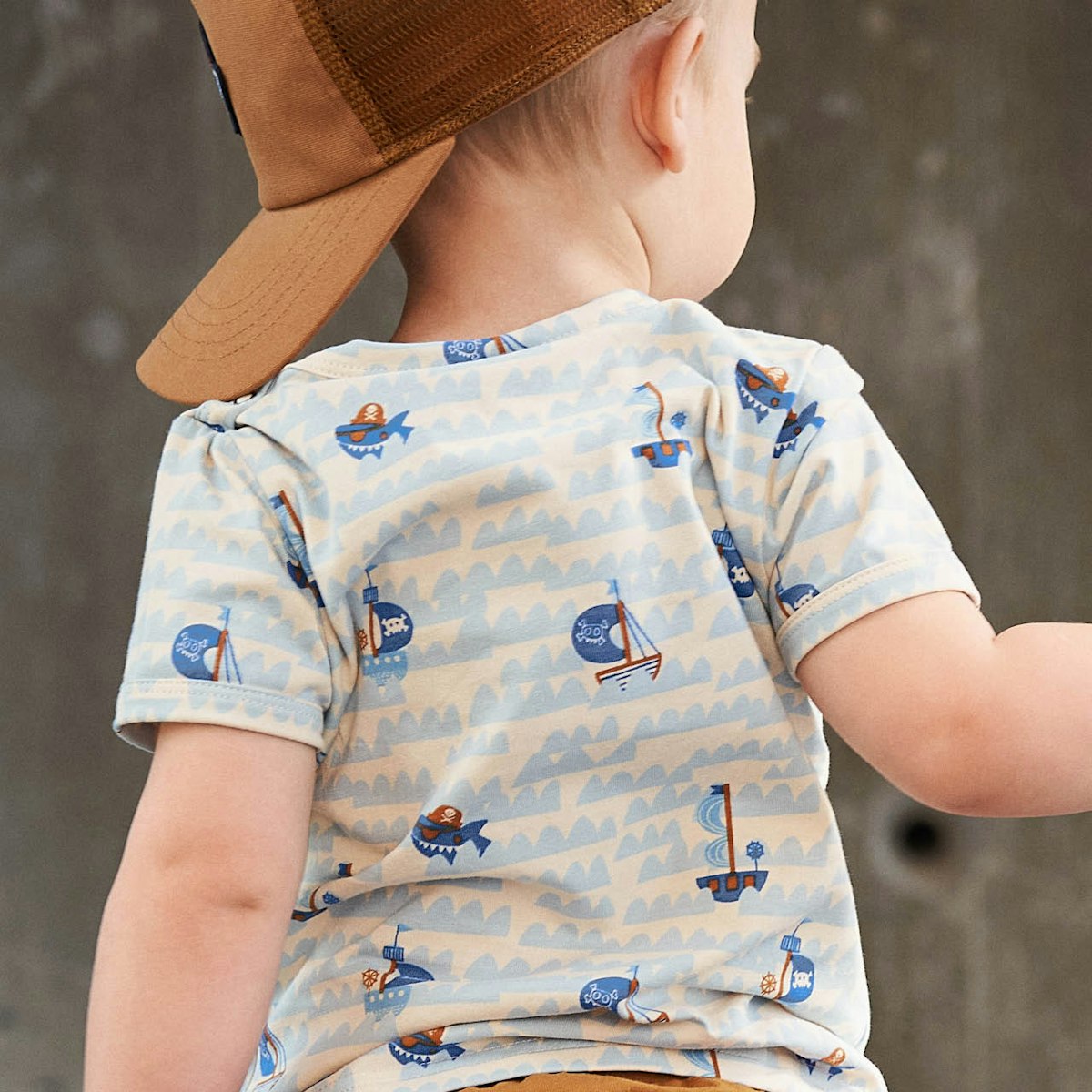 Kurzarm T-Shirt Piratenschiffe creme-hellblau 56 Kurzarm T-Shirt Piratenschiffe creme-hellblau 56