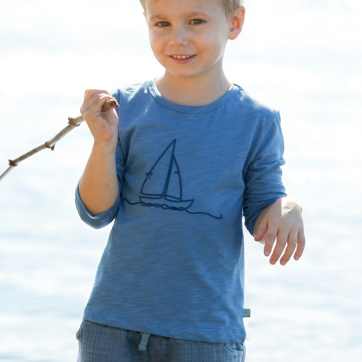 Langarmshirt Segelboot-Stickerei blau 146/152 Langarmshirt Segelboot-Stickerei blau 146/152