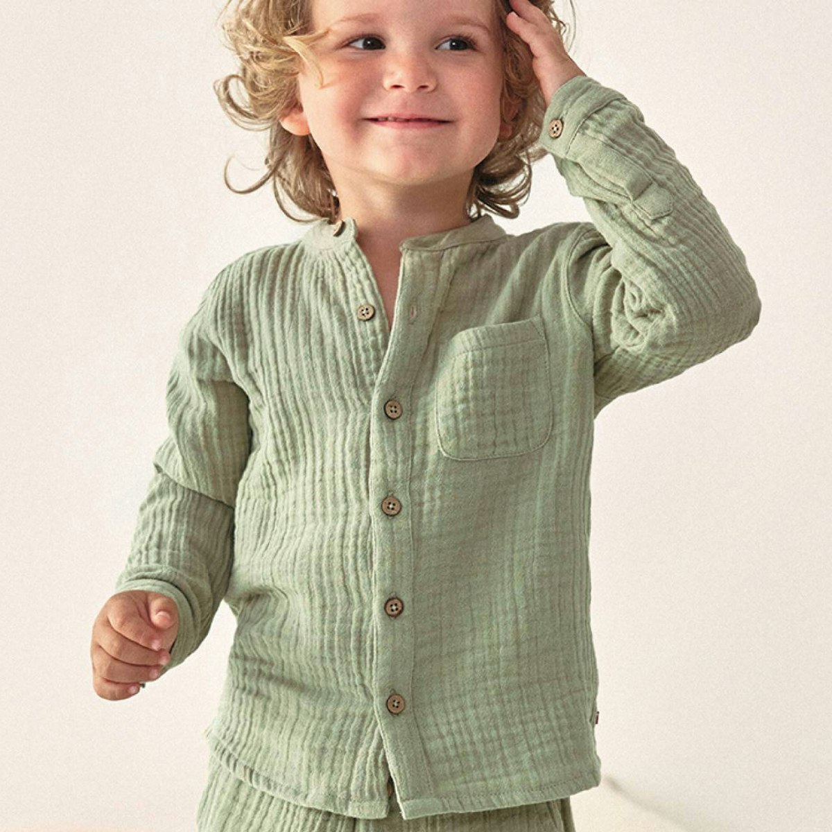 Leichtes Musselin Hemd olivgrün 122/128 Leichtes Musselin Hemd olivgrün 122/128
