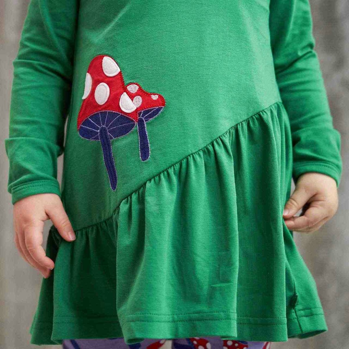 Lockeres Kleid langarm Fliegenpilz sattes grün 74 Lockeres Kleid langarm Fliegenpilz sattes grün 74