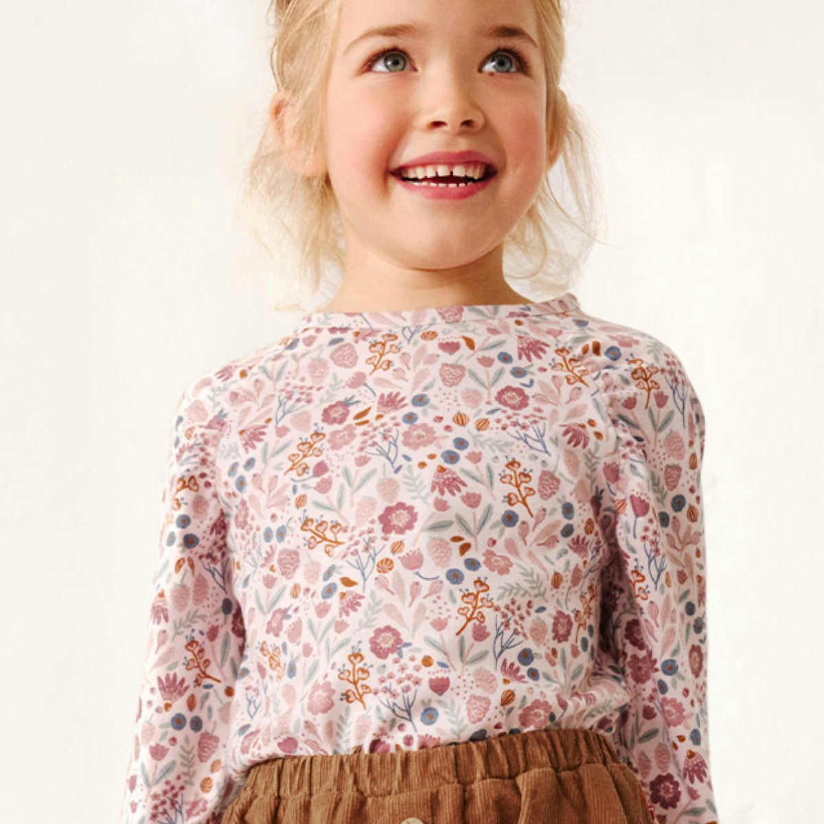 Lockeres Langarmshirt Herbstblüten rosa 134/140 Lockeres Langarmshirt Herbstblüten rosa 134/140