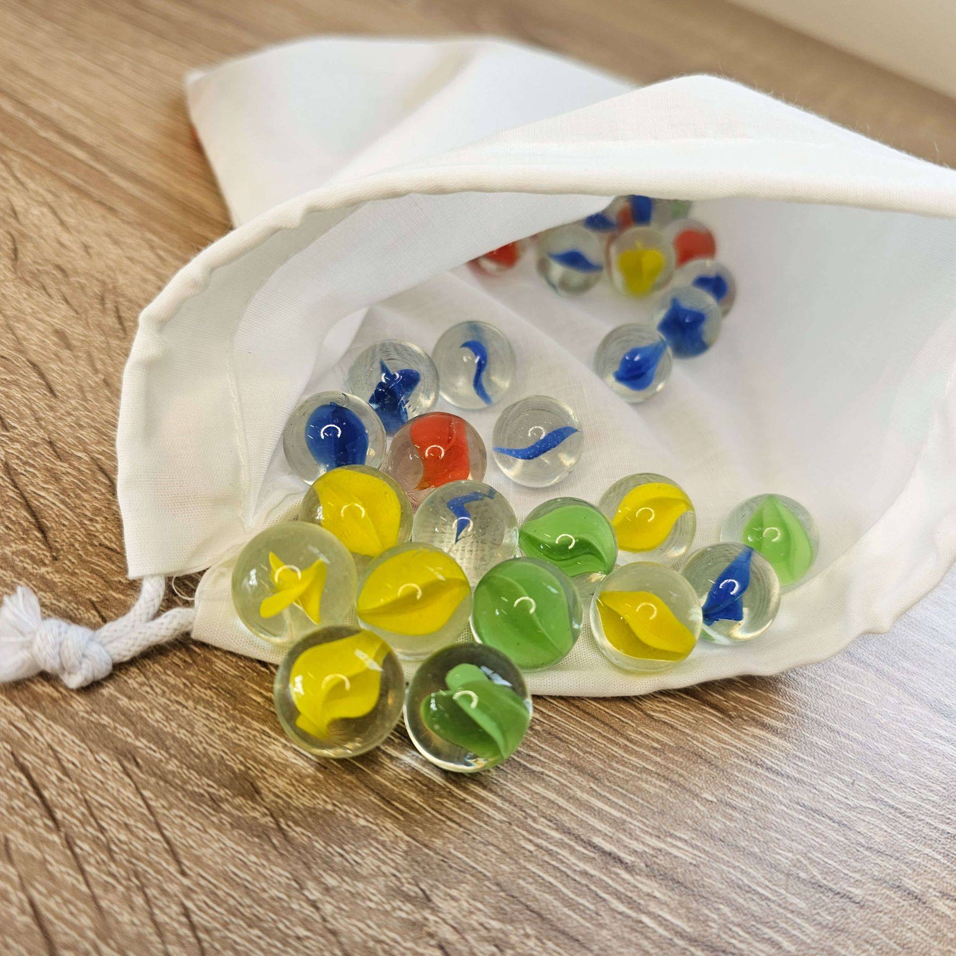 Murmel-Mix, 50er Set inklusive Stoffsäckchen Murmel-Mix, 50er Set inklusive Stoffsäckchen