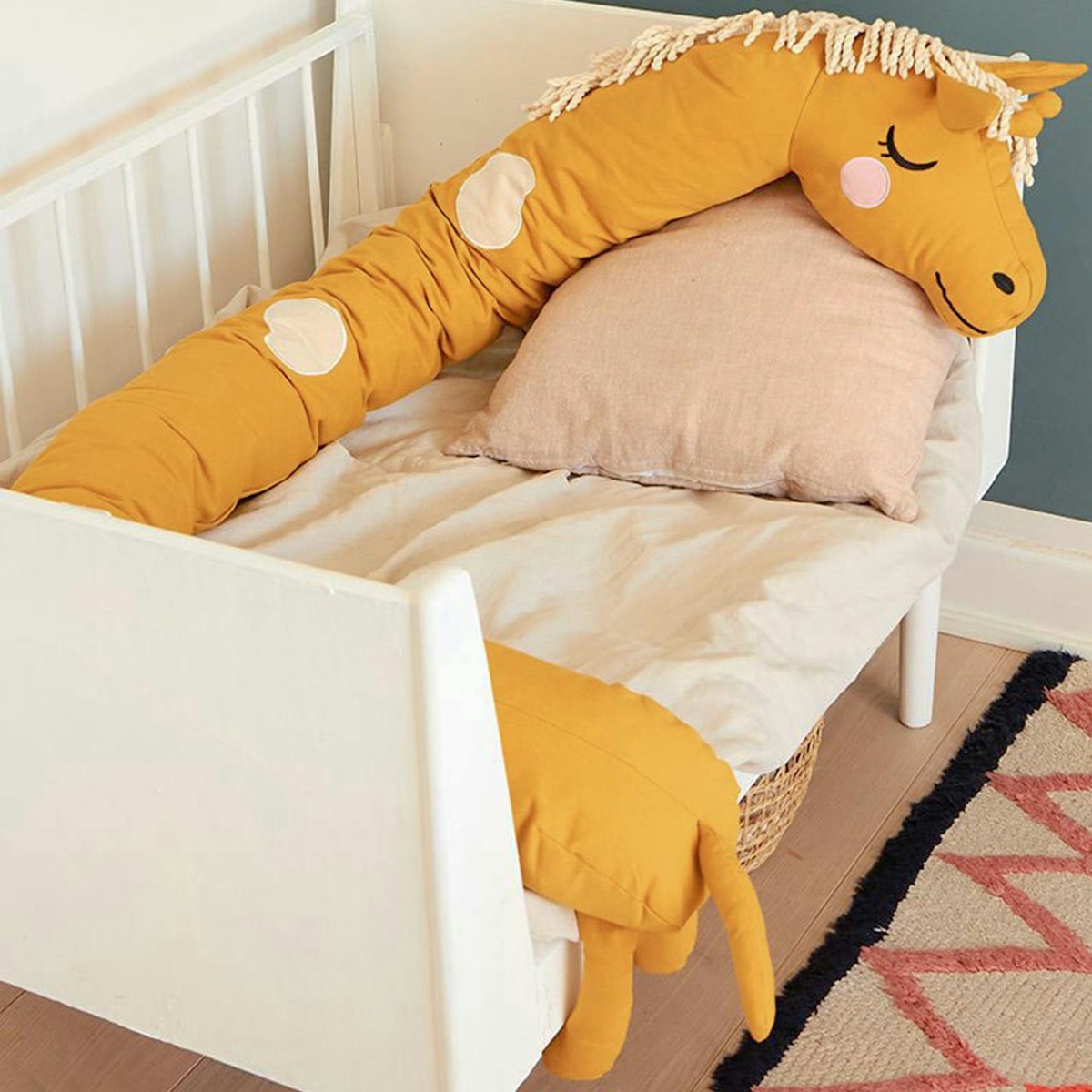 Nestchen Giraffe 195 cm Bettkantenschutz - kleine u. große Kinder Nestchen Giraffe 195 cm Bettkantenschutz - kleine u. große Kinder