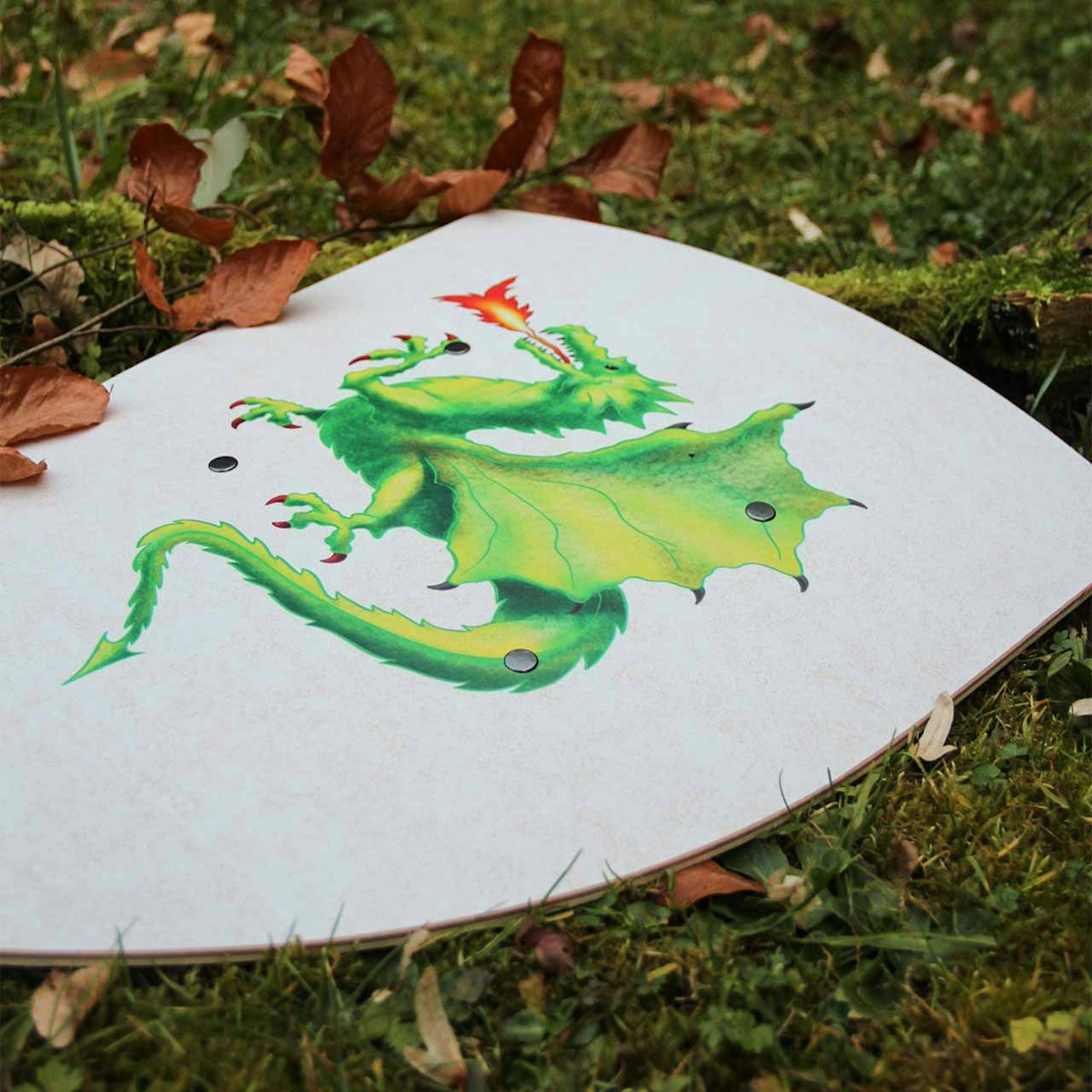 Ritterschild aus Holz mit Drachen-Motiv Ritterschild aus Holz mit Drachen-Motiv