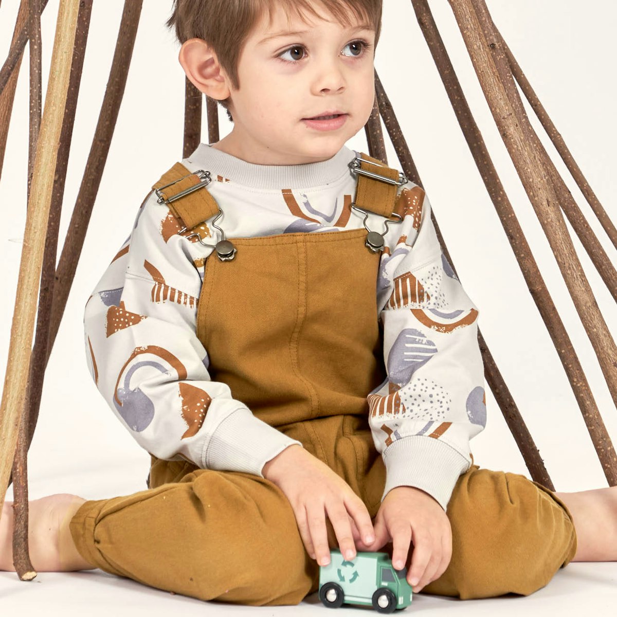 Robuste Latzhose Twill braun 92/98 Robuste Latzhose Twill braun 92/98