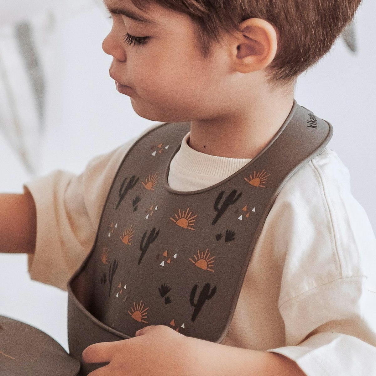 Silikon Lätzchen mit Auffangschale grau Silikon Lätzchen mit Auffangschale grau