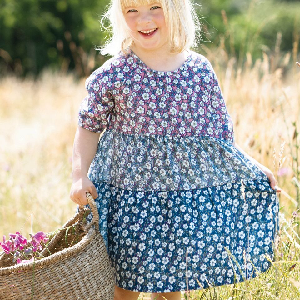 Sommer Musselin Kleid kurzarm Patch Blumen 140 Sommer Musselin Kleid kurzarm Patch Blumen 140