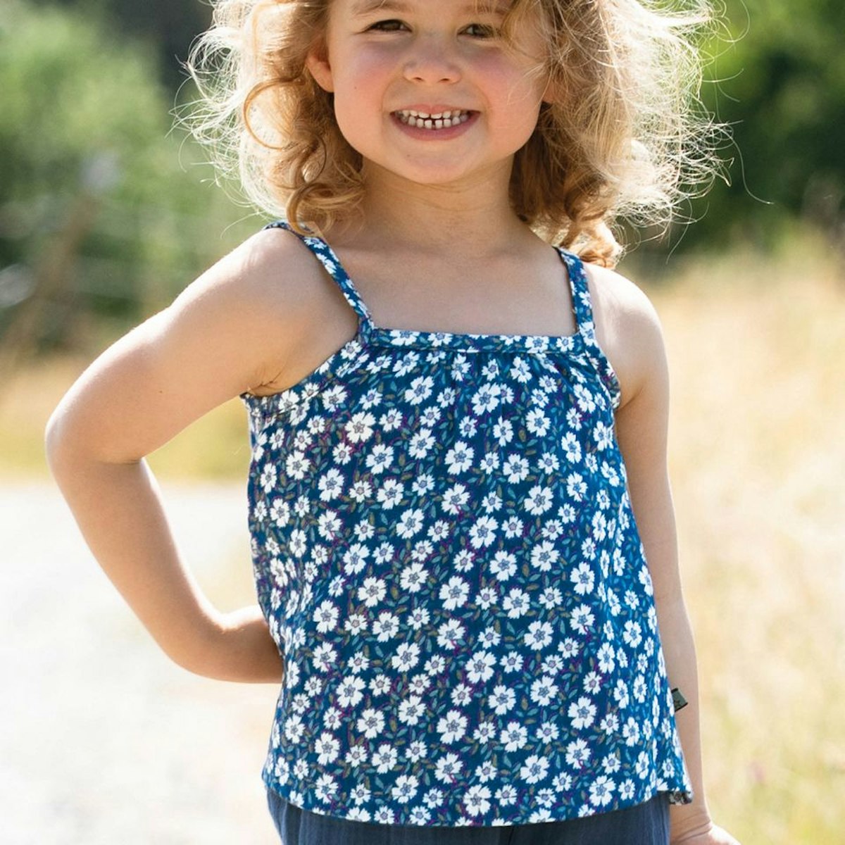 Sommer Shirt Musselin ohne Arm Blumen blau 110 Sommer Shirt Musselin ohne Arm Blumen blau 110