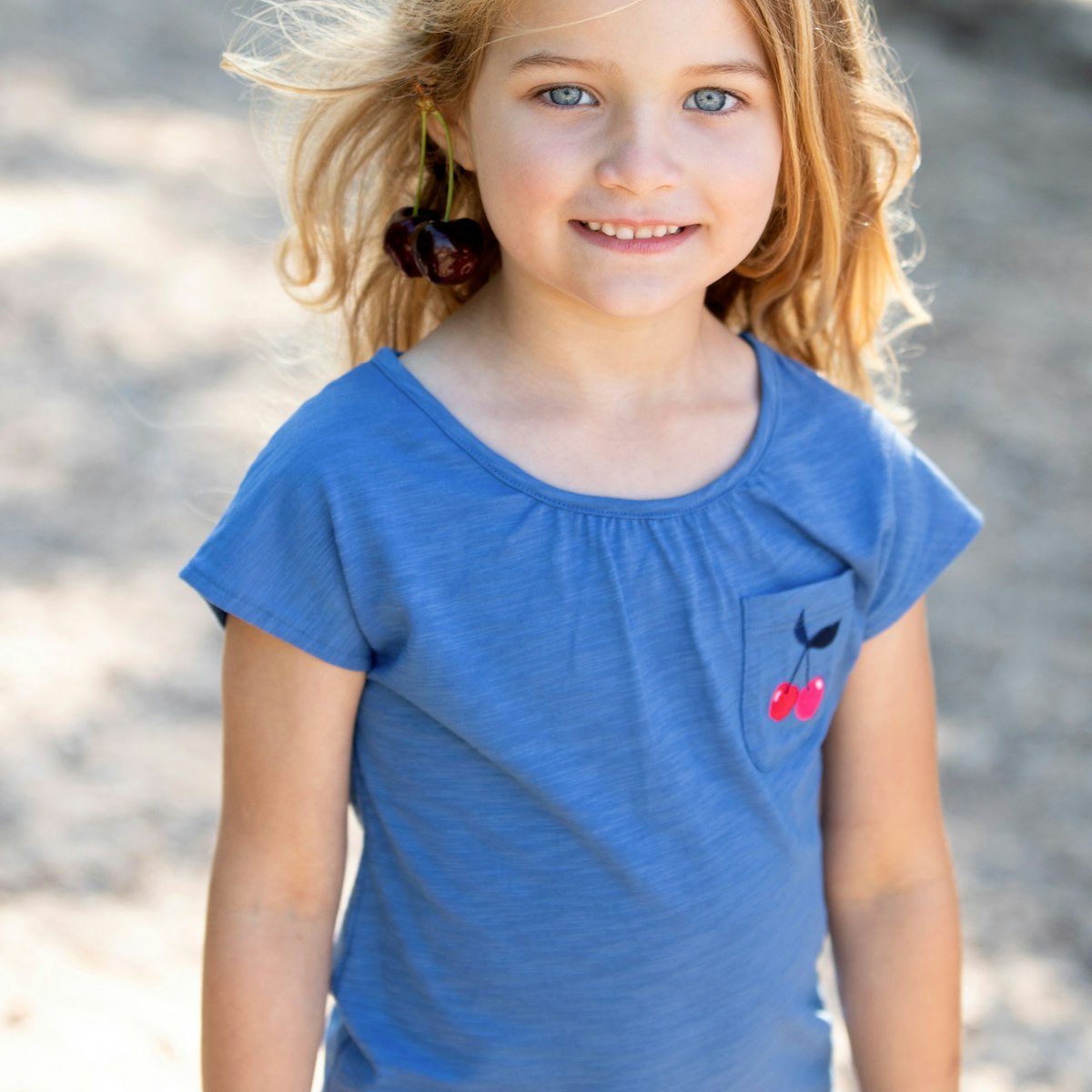 Sommerliches Shirt Kirschen-Stickerei blau 158/164 Sommerliches Shirt Kirschen-Stickerei blau 158/164