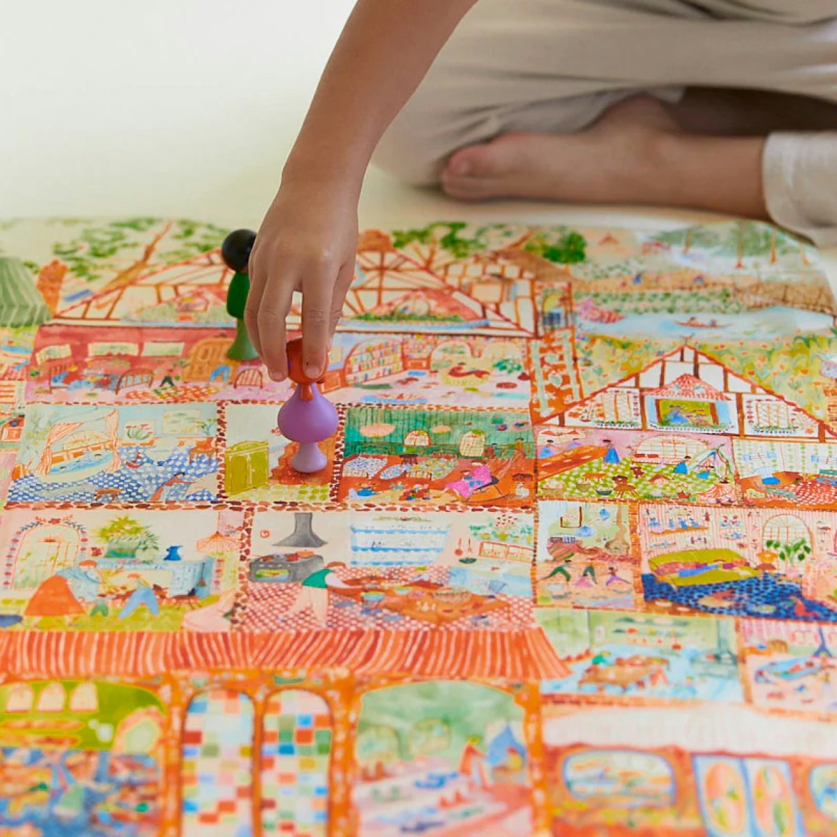 Spieltuch Seide Puppenhaus Suchbild 53 x 74 cm Spieltuch Seide Puppenhaus Suchbild 53 x 74 cm