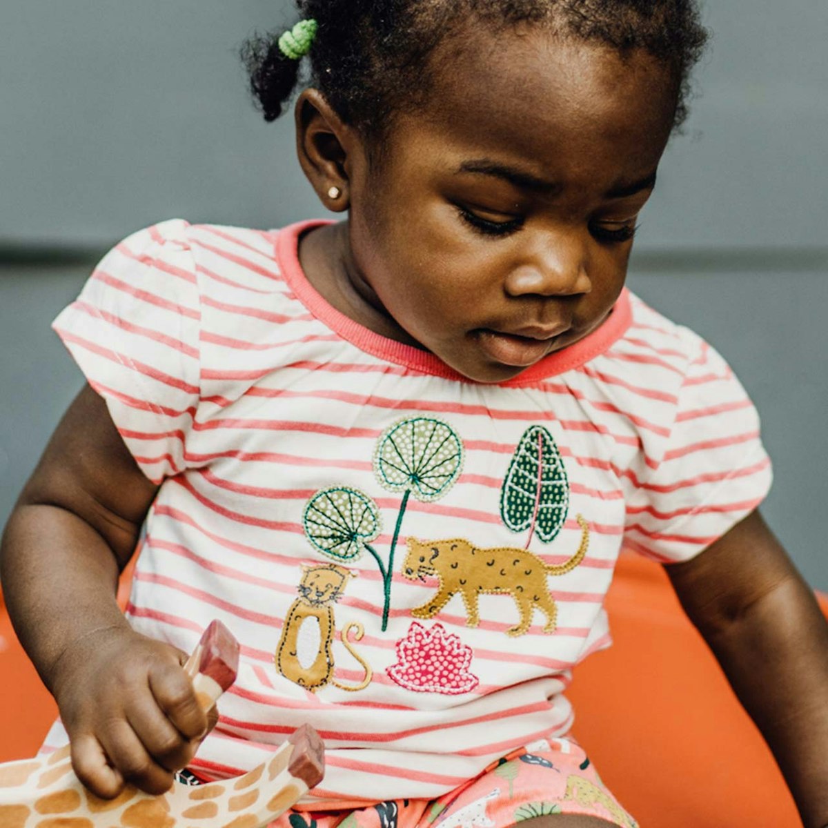 T-Shirt Leopard Aufnäher in rosa 50/56 T-Shirt Leopard Aufnäher in rosa 50/56