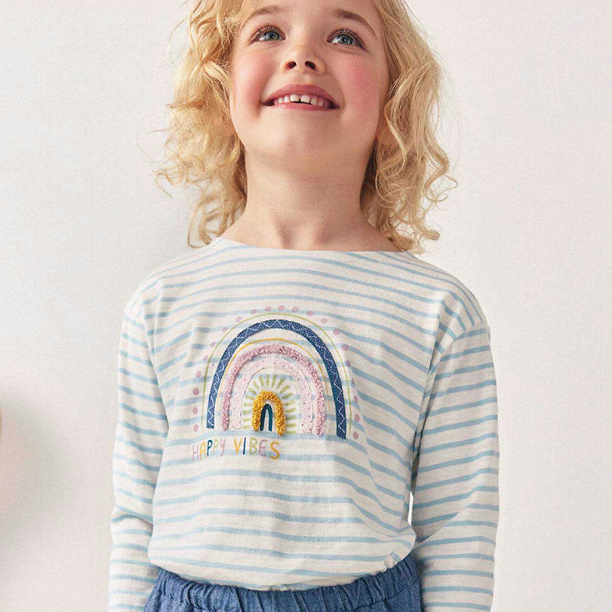 Weiches Langarmshirt Regenbogen hellblau geringelt 134/140 Weiches Langarmshirt Regenbogen hellblau geringelt 134/140