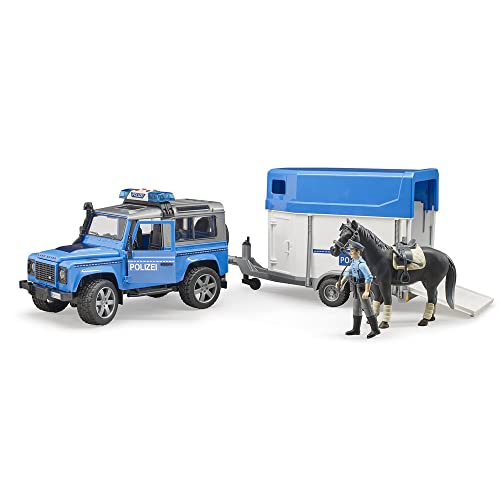 bruder 02588 - Land Rover Defender Polizeifahrzeug, Pferdeanhänger, 1 Pferd, 1 Polizist, Light & Sound Modul - 1:16 Jeep Pick-up Geländewagen bworld Ordnungshüter Wachtmeister Spielzeug von bruder