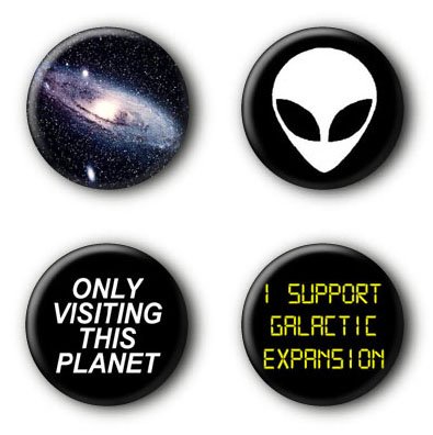 4 Weltraum Alien Galaxie Nerd Buttons Ansteckbuttons (2,5cm) von der-buttonshop