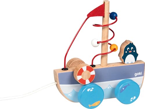 goki 54849 - Ziehschiff AHOI mit Motorikschleife aus Holz, Nachzieh-Spielzeug mit Bootmotiv, Lernspielzeug inkl. Schnur, Babyspielzeug fördert Koordination und Motorik, 17cm x 7cm x 19cm, ab 1 Jahr von goki