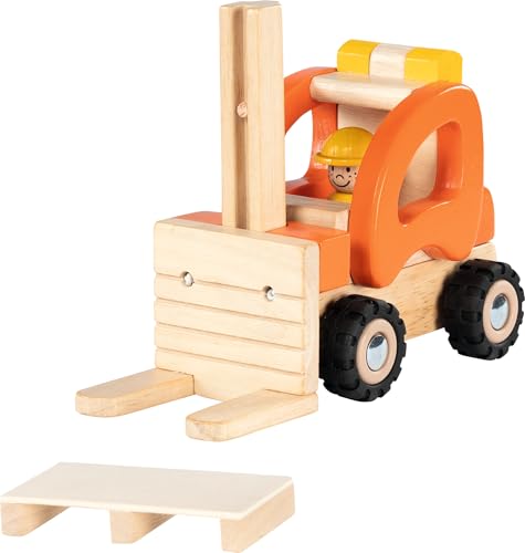 goki 55850 - Gabelstapler aus Holz, Robustes Spielfahrzeug mit beweglichen Gummireifen, verstellbare Ladefläche und Palette, fördert die Motorik und Fantasie der Kinder, 20cm x 9cm x 15cm, ab 2 Jahre von goki