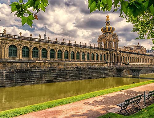 hansepuzzle 24153 - Zwinger Dresden Puzzle 1000 Teile | Gebäude Puzzle mit hochwertiger Puzzle Aufbewahrung: Kartonbox und Wieder verschließbarem Beutel | Puzzle-Maße: 60 x 46 cm von hansepuzzle