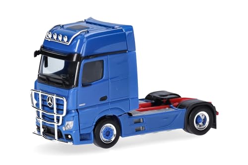 Herpa LKW Modell Mercedes-Benz Actros, Gigaspace Solozugmaschine 2achs mit Lampenbügel und Rammschutz, Miniatur im Maßstab 1:87, Sammlerstück, Made in Germany, Kunststoff von herpa