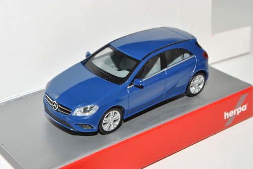 Herpa Mercedes-Benz A-Klasse 5 Türer Blau W176 Ab 2012 H0 1/87 Modell Auto mit individiuellem Wunschkennzeichen von herpa