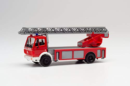 herpa 94108 – Mercedes Benz SK 88 Löschfahrzeug, Feuerwehrauto mit Drehleiter, Cars, Rotes Miniatur Auto, Modellbau, Miniaturmodelle, Sammlerstück, Kunststoff - Maßstab 1:87 von herpa