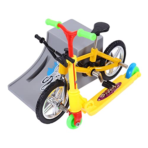 ifundom 1 Satz Fingerrad Fahrrad Mini-Skateboards für Kinderfinger Mini-Fingerbike-Modell fingerspiele Finger Skateboard tragbares Fingerspielzeug Brettspielspielzeug Plastik Yellow von ifundom