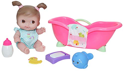 JC TOYS Lil' Cutesies Puppe aus weichem Vinyl, 24 cm, gekleidet mit einem grün melierten Overall, inklusive Badewanne und 6 Zubehörteilen, ideal zum Spielen, Rosa, entworfen von Berenguer, ab 2 Jahren JC TOYS Lil' Cutesies Puppe aus weichem Vinyl, 24 cm, gekleidet mit einem grün melierten Overall, inklusive Badewanne und 6 Zubehörteilen, ideal zum Spielen, Rosa, entworfen von Berenguer, ab 2 Jahren von JC Toys