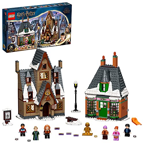 LEGO Harry Potter Hogsmeade Village Visit 76388 Building Kit with Honeydukes Store and The Three Broomsticks Pub; New 2021 (851 Pieces) von LEGO