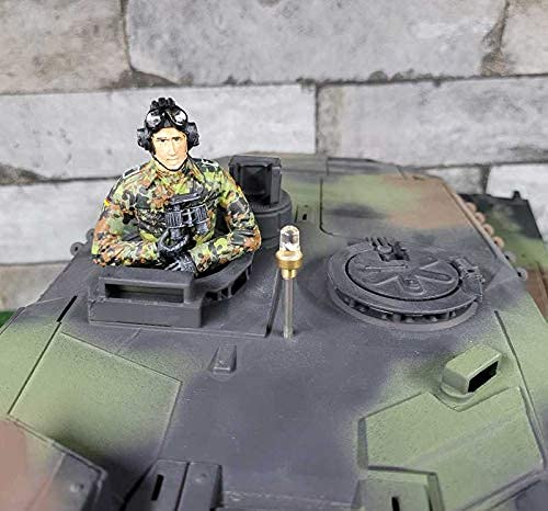 licmas 1/16 Figur Bundeswehr Panzer Soldat Flecktarn mit Fernglas von licmas